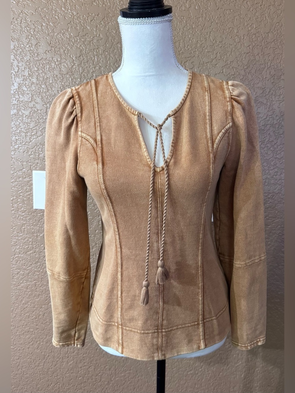 Maeve Anthropologie Sweatshirt Top in Acid
Mustard Tie Close with Tassels .